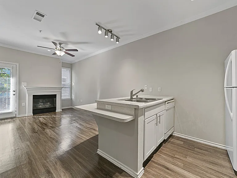 Reserve at White Rock — Photo 5