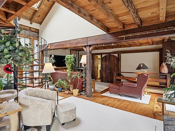 4th image of 186 Arcadia Rd