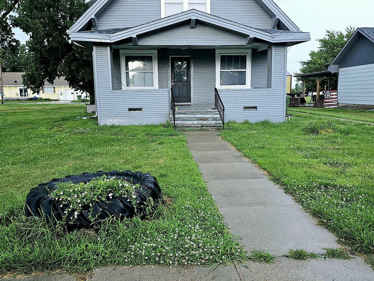 209 S Peach St, Shickley, NE 68436 MLS 22416975 Zillow