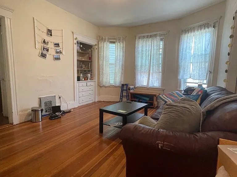 65 Hillside St — Photo 4