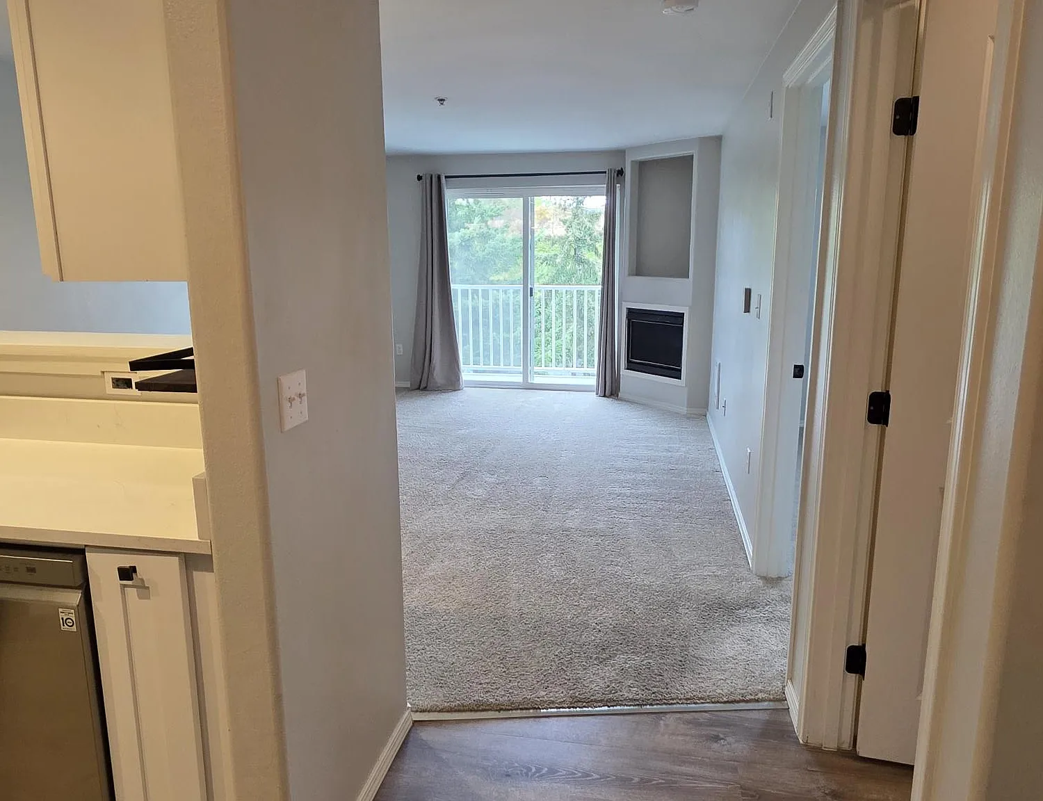 1 bed, 577 sqft, $1,695 — Photo 2