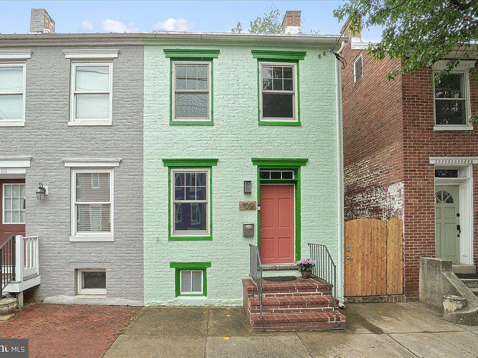 1st image of 109 W 5th St