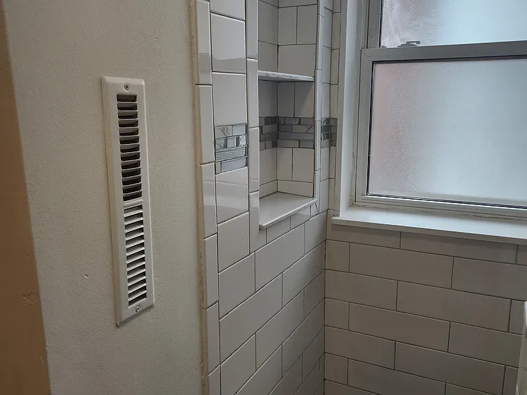 220 Hanover St #28 — Photo 22