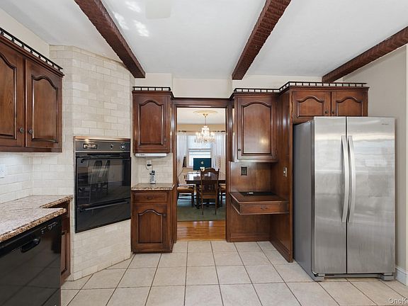 5th image of 172 Park Hill Avenue