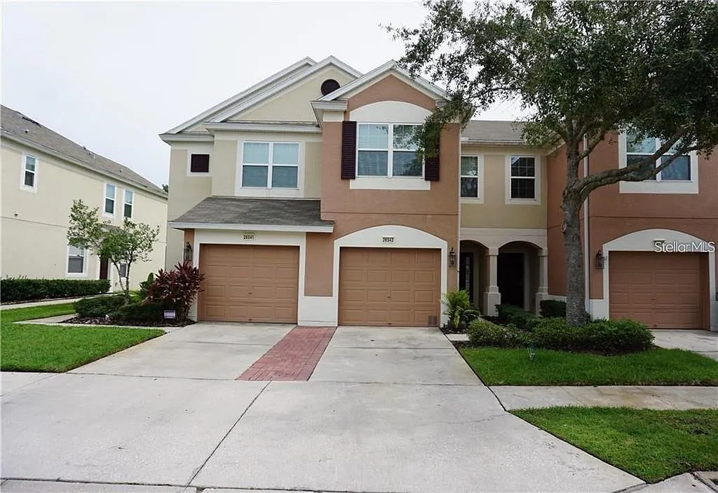 3 bed, 2.5 bath, 1588 sqft, $2,100 — Photo 1