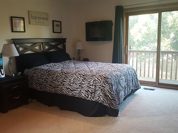 LARGE MASTER BEDROOM