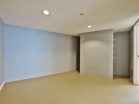 4th image of 346 1st St APT 102