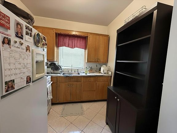 4th image of 112 Division Ave Floor 2