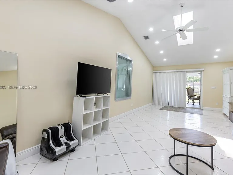 19323 Carolina Cir — Photo 16