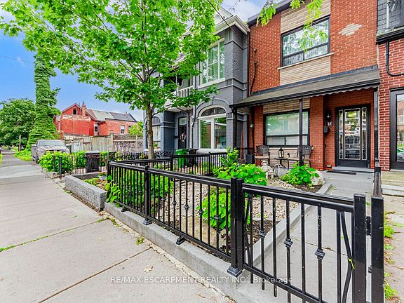 3rd image of 11 Alma Ave