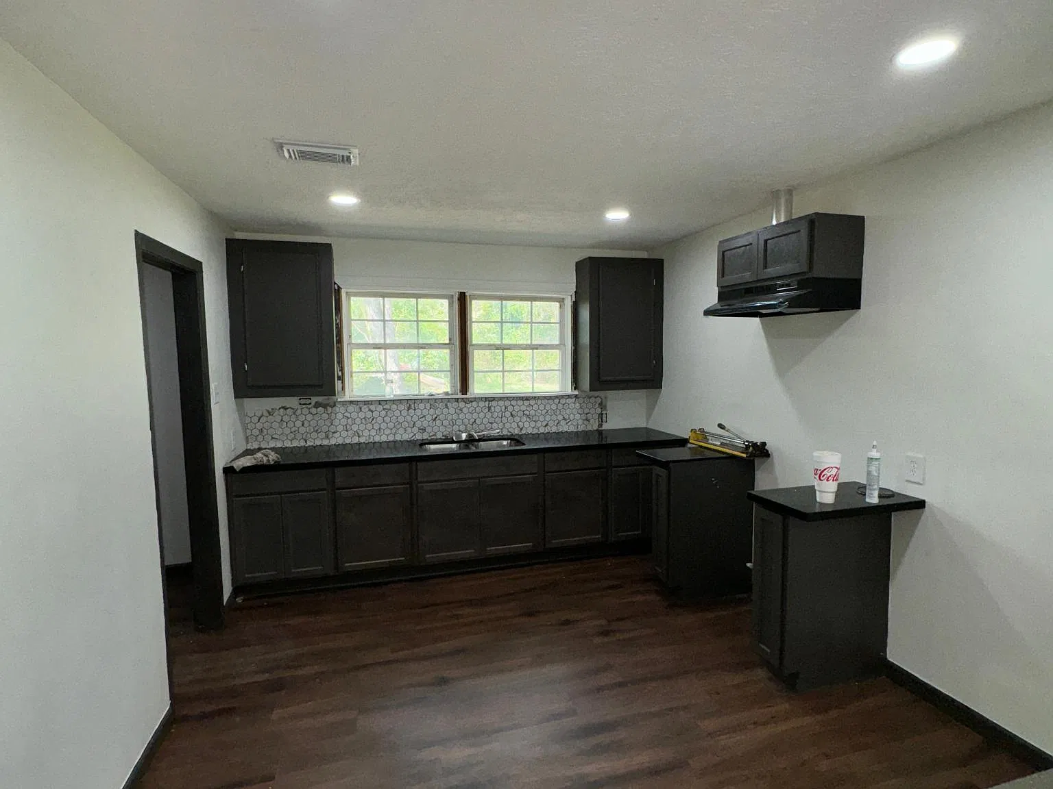 3 bed, 1080 sqft, $1,400 — Photo 2