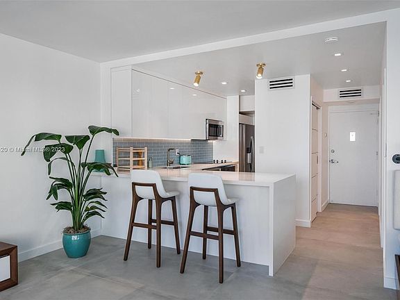 3rd image of 1200 West Ave APT 1027