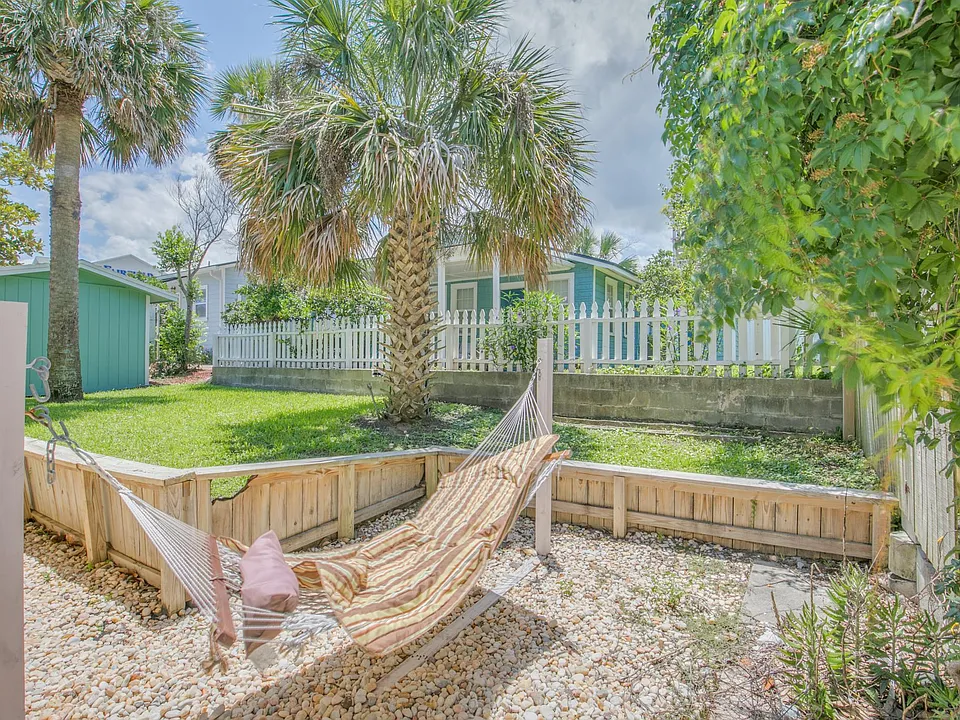 Private hammock