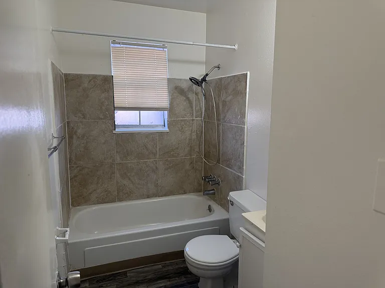Vista Peak Apartments — Photo 4