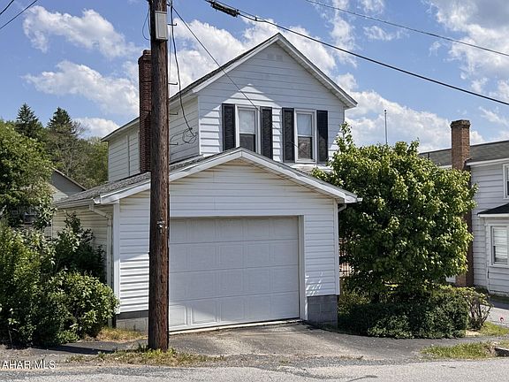 2nd image of 139 Reed St