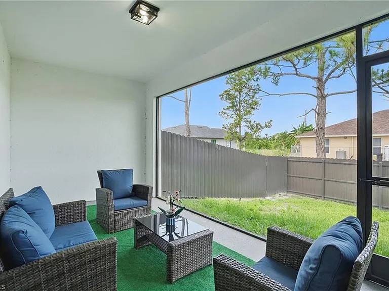 1011 & 1013 Abrams Blvd — Photo 24
