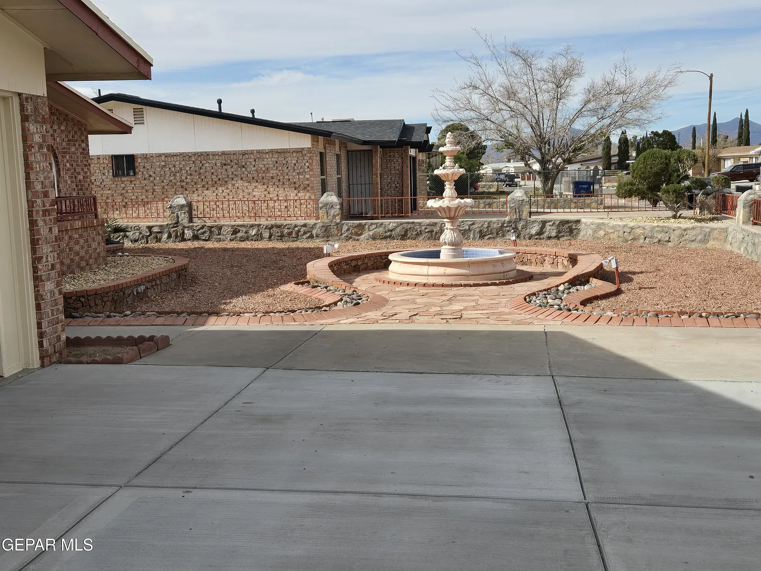 3 bed, 2.0 bath, 1792 sqft, $1,750 — Photo 2