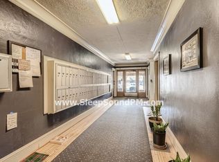 253 N Broadway #207, Portland, OR 97227