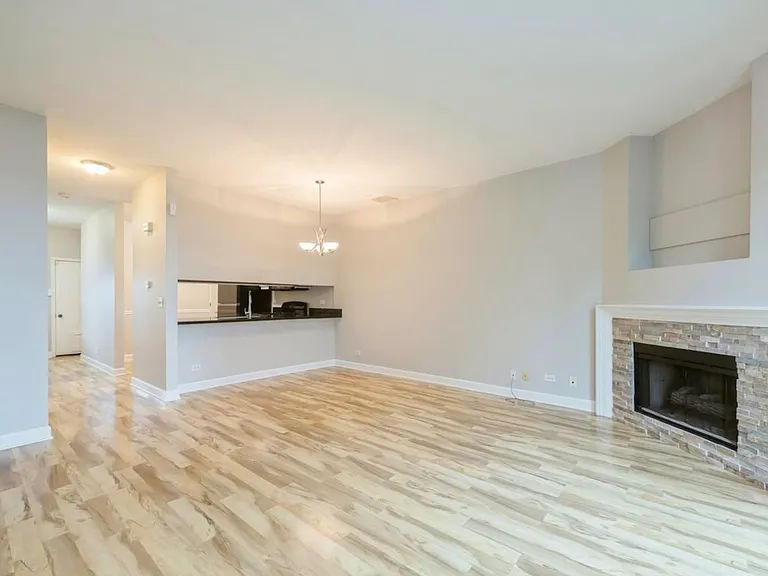 533 Woodhaven Dr #533 — Photo 5