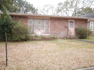 1203 W Cherry Ave, Orange, TX 77630