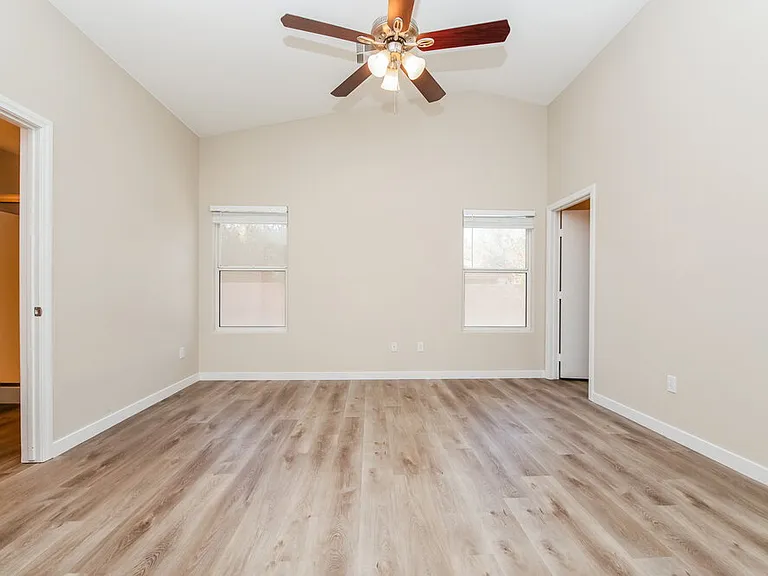 4929 Whispering Spring Ave — Photo 8