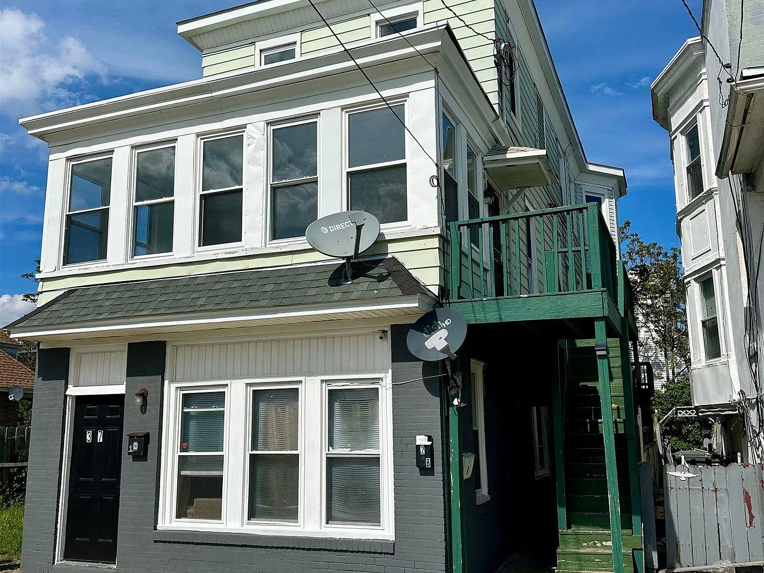 4 bed, 2.0 bath, $2,500 — Photo 1