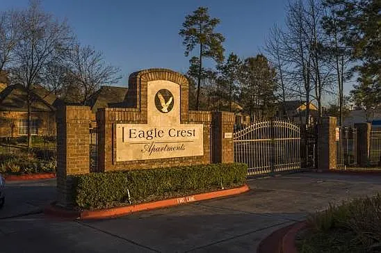 Eagle Crest Apartments — Photo 6