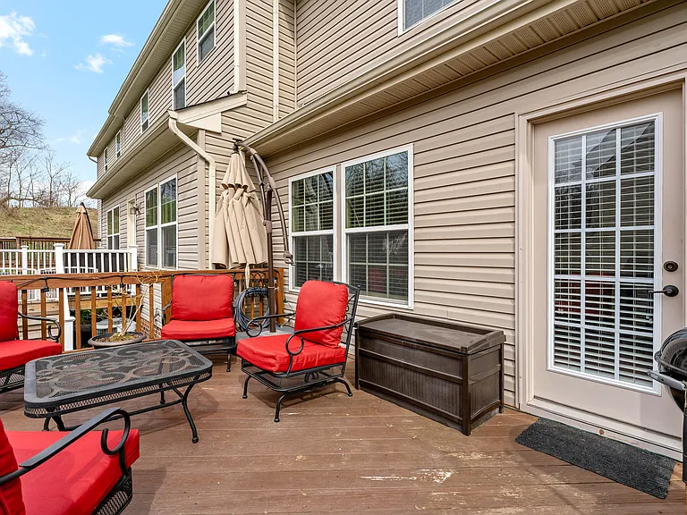 124 Cobblestone Dr — Photo 29
