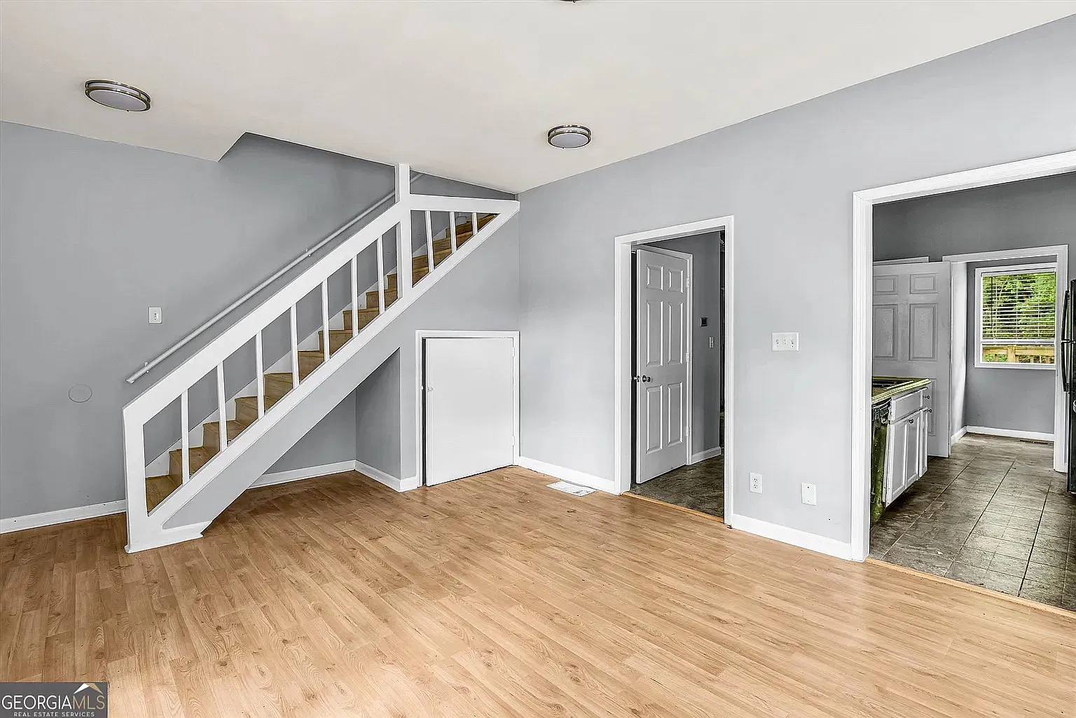 3 bed, 1240 sqft, $1,975 — Photo 3
