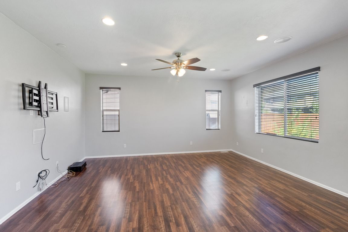 next background image