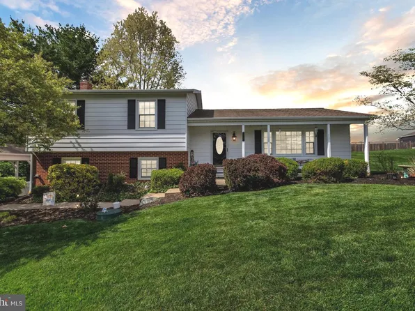 716 Woodside Dr, Westminster, MD 21157