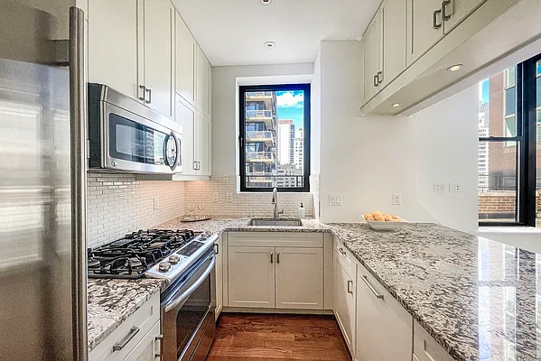 Rented by Warburg | media 14