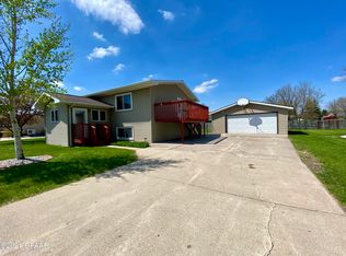 505 Eickhof Blvd, Crookston, MN 56716
