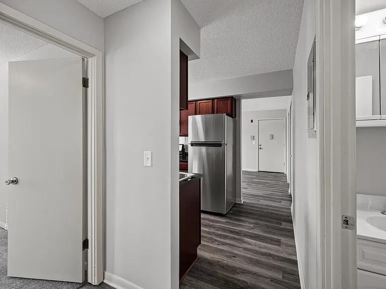 2720 Rosalyn Ct #202 — Photo 5