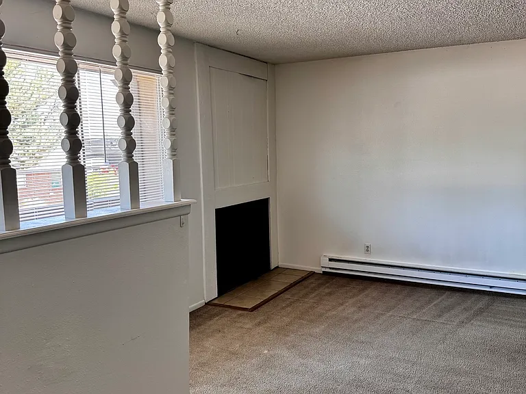 726 Delaware Ave #D — Photo 2