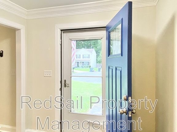 3rd image of 519 Parliament Ln