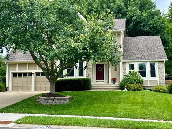 12818 Bond St, Overland Park, KS 66213