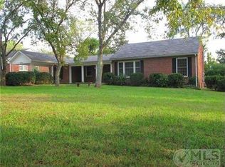 915 Hillcrest Ave, Columbia, TN 38401