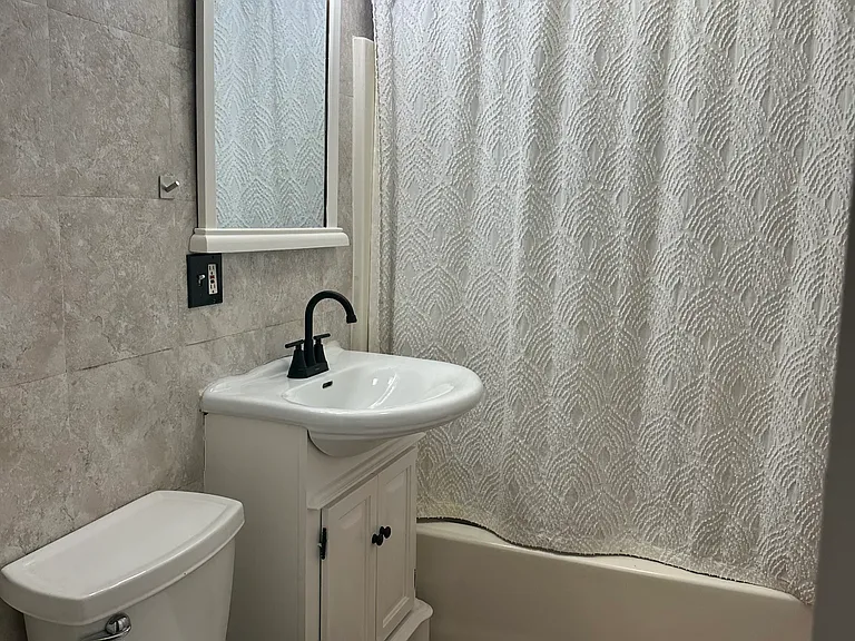 176 Bristol St #2 — Photo 18