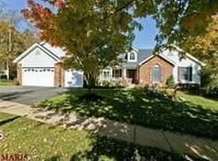 1909 Larimer Trl, Ballwin, MO 63011