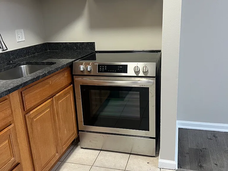2318 Glendale Ter #1A — Photo 6