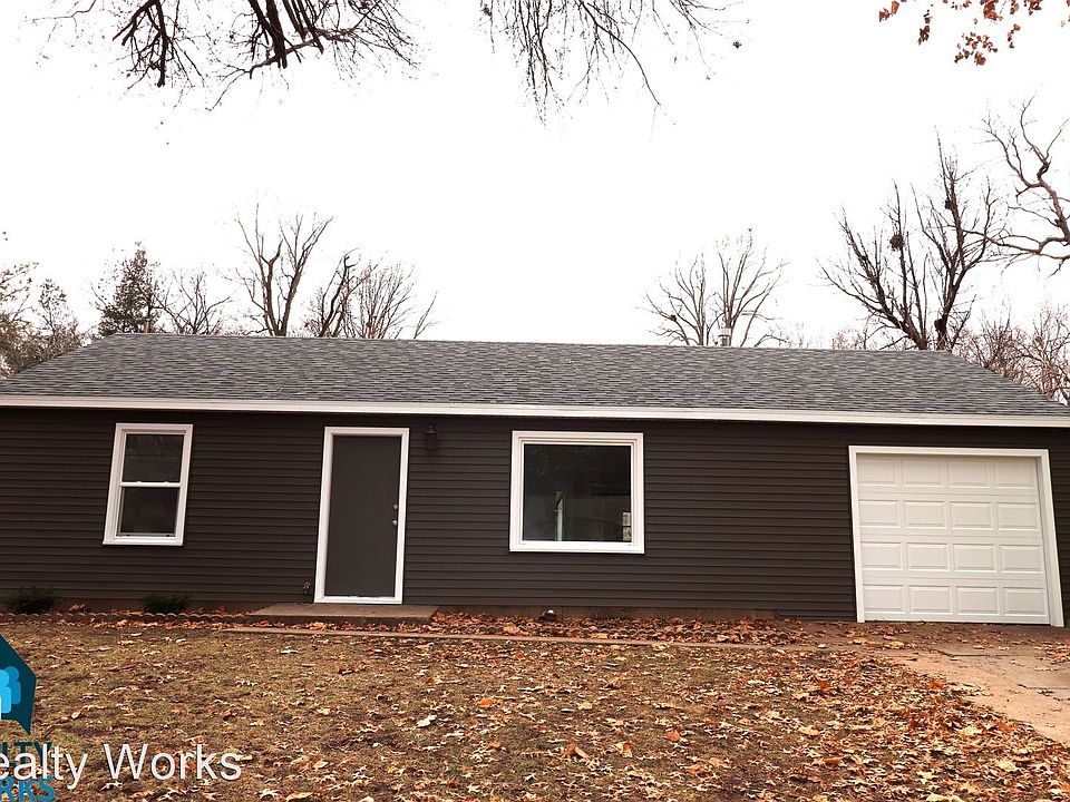 1st image of 2725 S 37th St