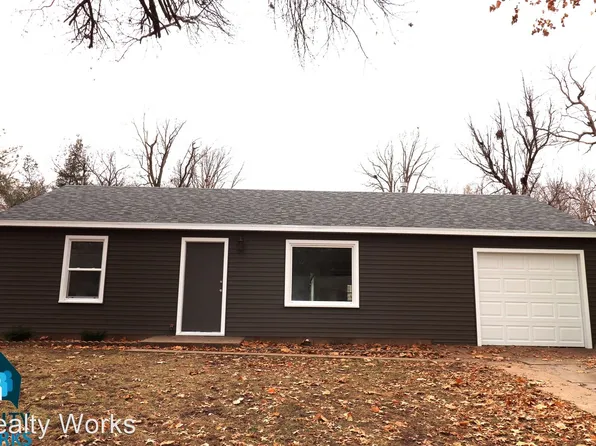 2725 S 37th St, Lincoln, NE 68506