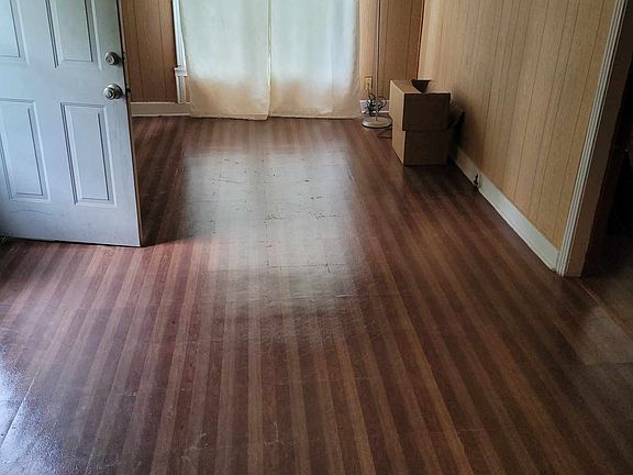 3rd image of 1615 Cherry Ave