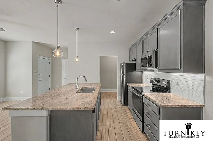 8039 Arbor Ave — Photo 2