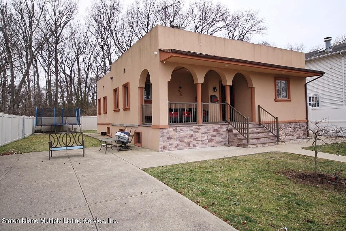 107 Montreal Ave, Staten Island, NY 10306 MLS 2400728 Zillow