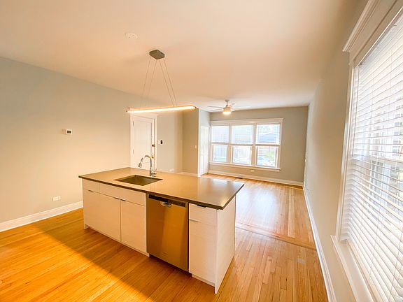 2nd image of 2236-42 W Byron St #2242-2