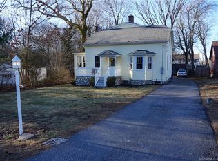 53 Goshen Rd, Waterford, CT 06385