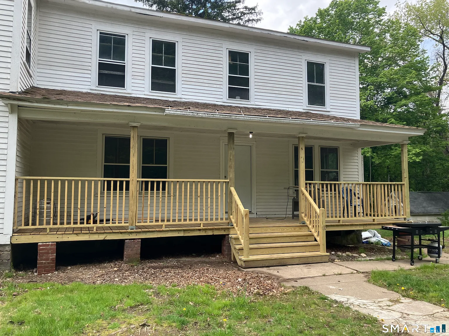 4 bed, 1.0 bath, 1500 sqft, $2,500 — Photo 2