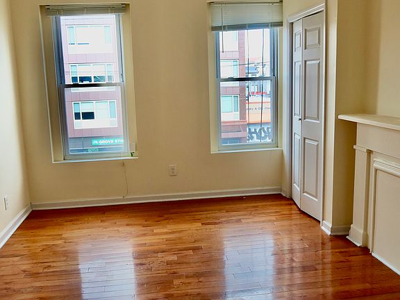 3rd image of 169 Christopher Columbus Dr APT 3L